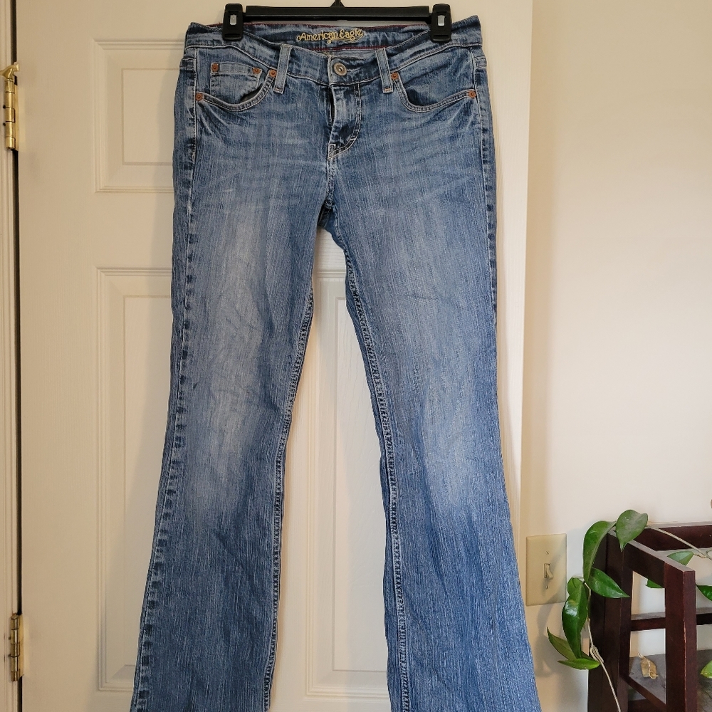 Womans boot cut american eagle jeans